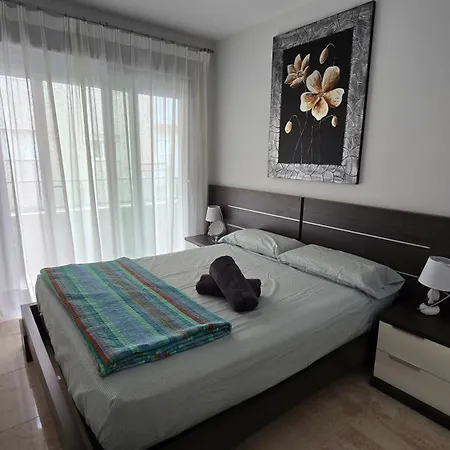 Appartamento A Lovely Swimming Pool, Parking, Padel Dénia